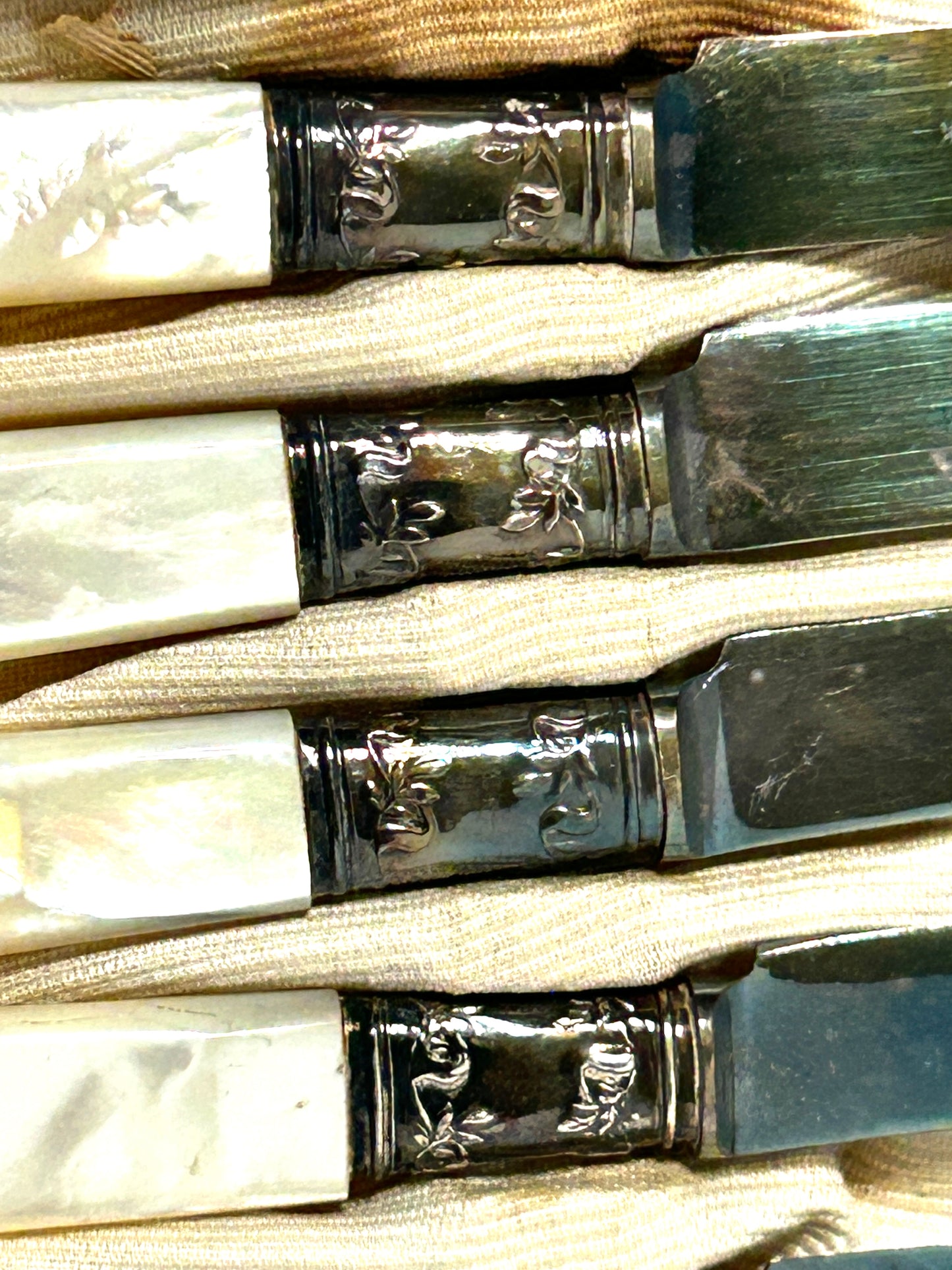 STERLING AND MOTHER OF PEARL HANDLE FRUIT KNIVES SET