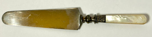 ANTIQUE STERLING AND MOTHER OF PEARL HANDLED PIE SERVER