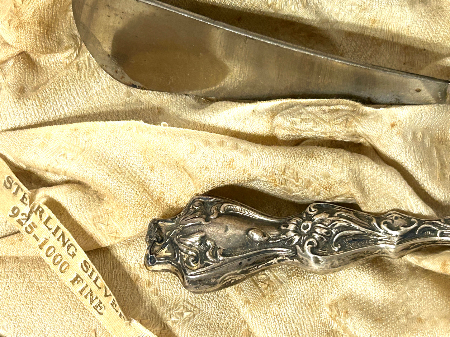 ANTIQUE STERLING SILVER DRESSER SET