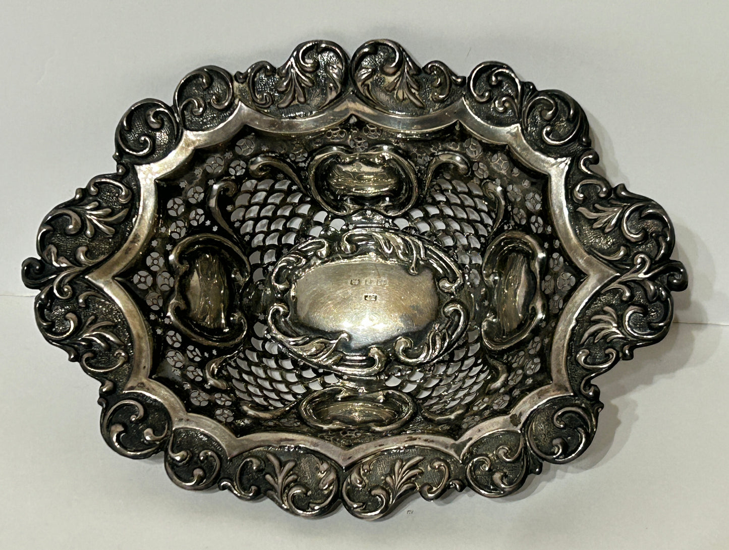 STERLING SILVER PIERCED DESIGN ANTIQUE BASKET