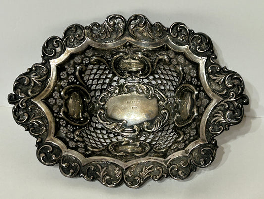 STERLING SILVER PIERCED DESIGN ANTIQUE BASKET