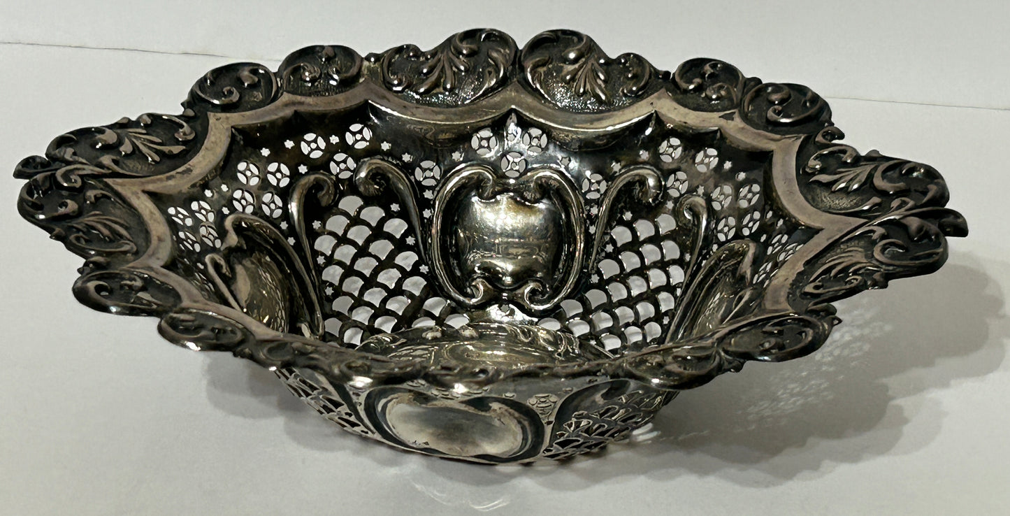 STERLING SILVER PIERCED DESIGN ANTIQUE BASKET