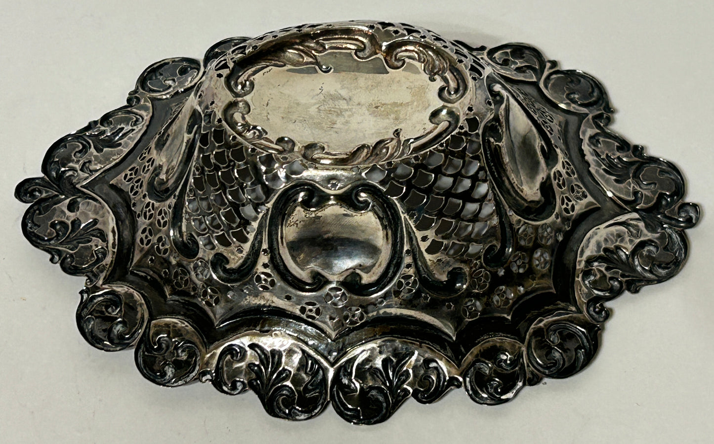 STERLING SILVER PIERCED DESIGN ANTIQUE BASKET