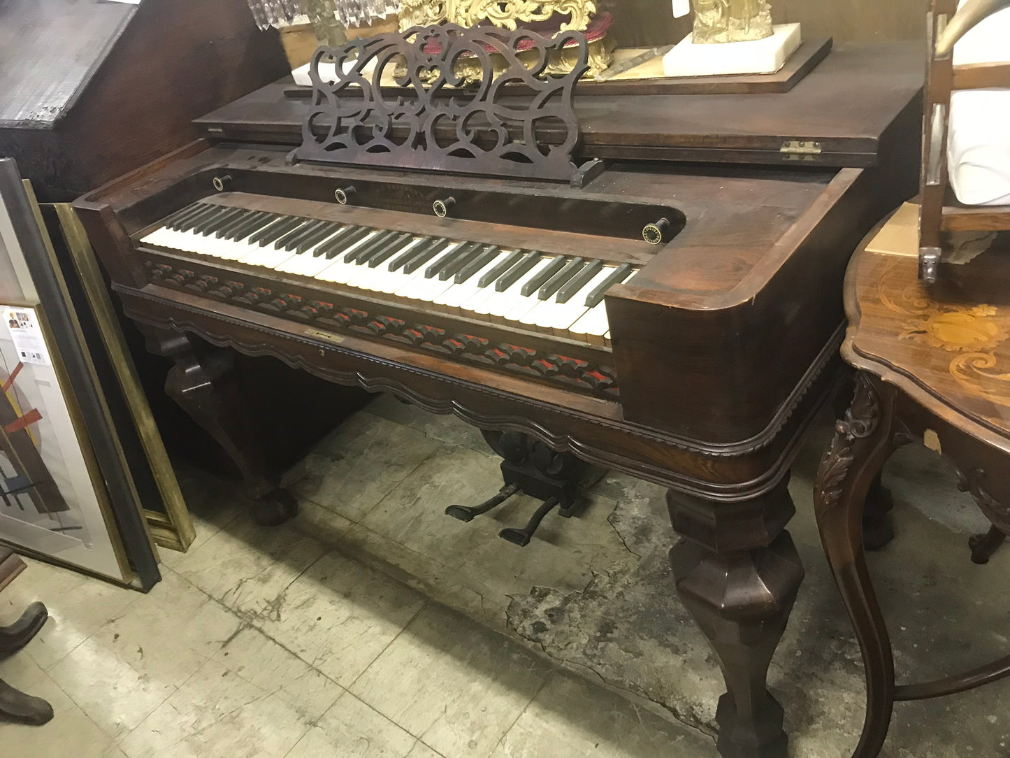 ANTIQUE MELODEON FROM 1850's