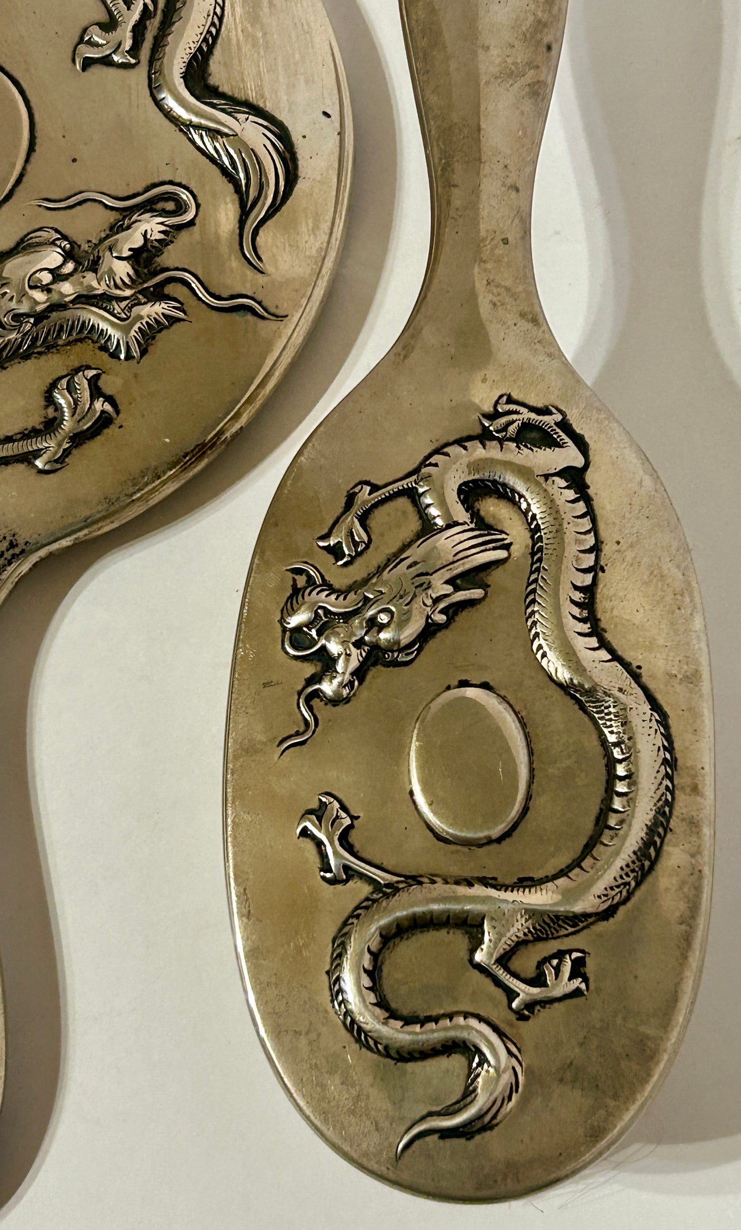 ANTIQUE CHINESE STERLING SILVER BRUSH AND MIRROR WITH 4 TOE DRAGON