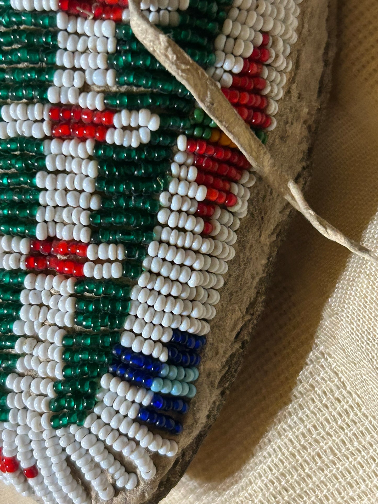 NATIVE AMERICAN SIOUX MOCCASINS 1890'S