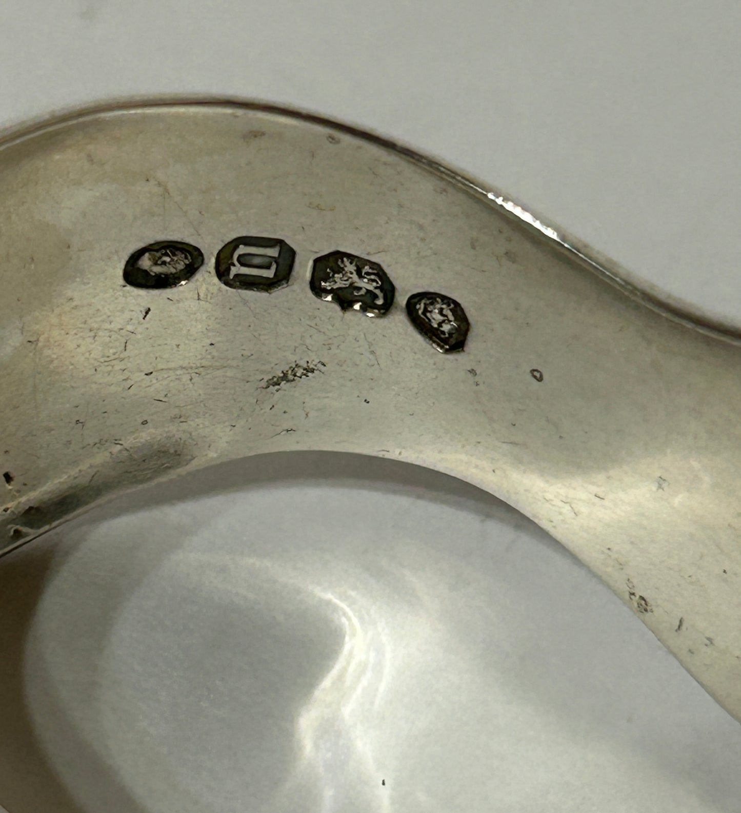 ANTIQUE PAIR OF STERLING TONGS BY WM. EATON LONDON