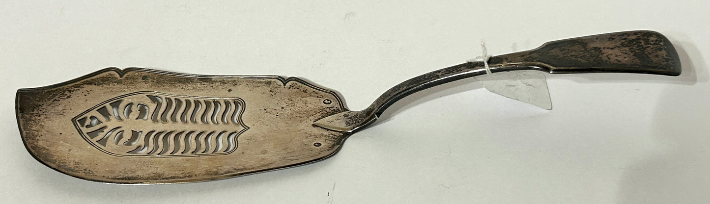 ANTIQUE IRISH SILVER FISH SERVER