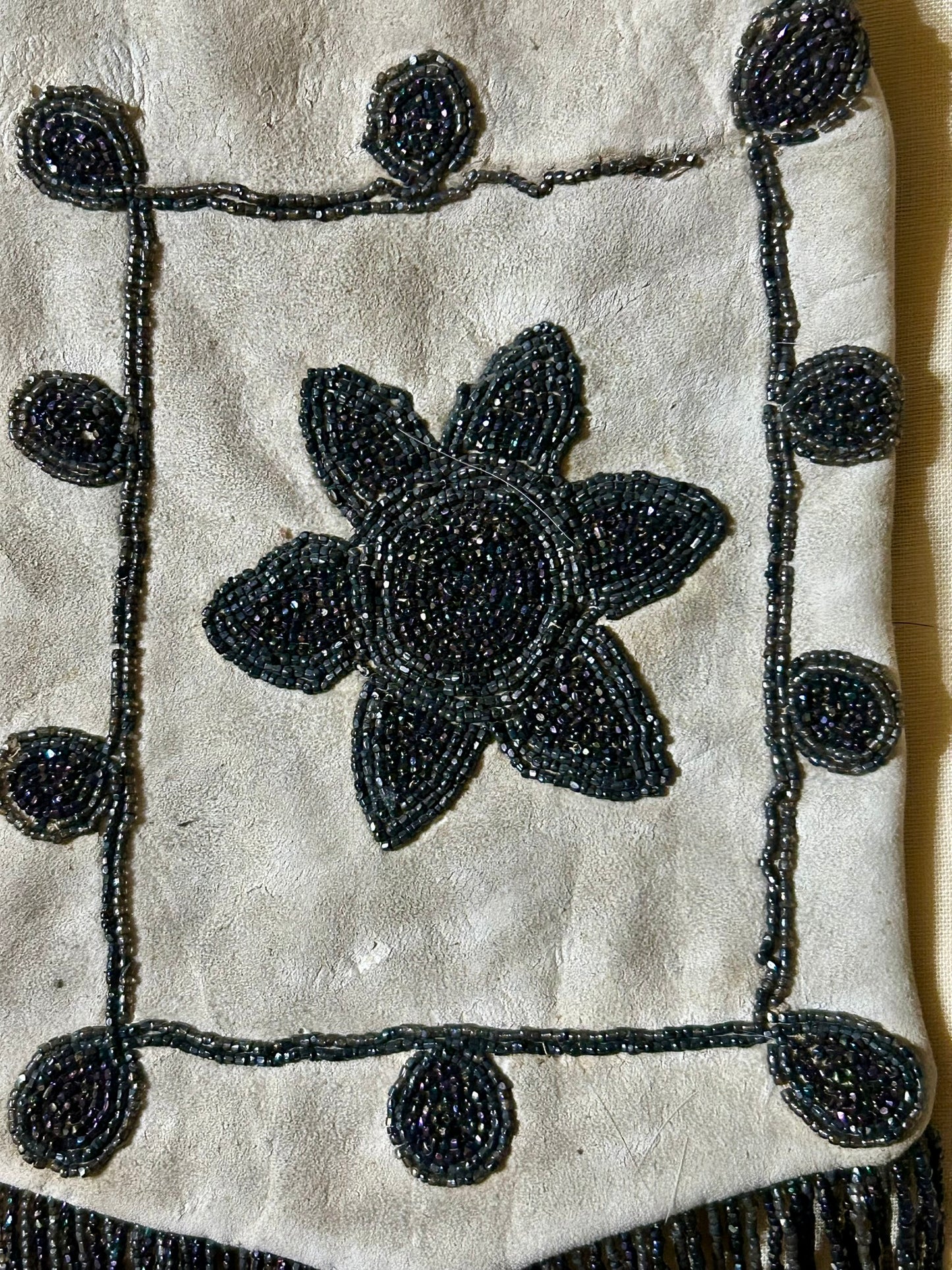 NATIVE AMERICAN SOUTHERN PLAINS BEADED WOMAN'S BAG