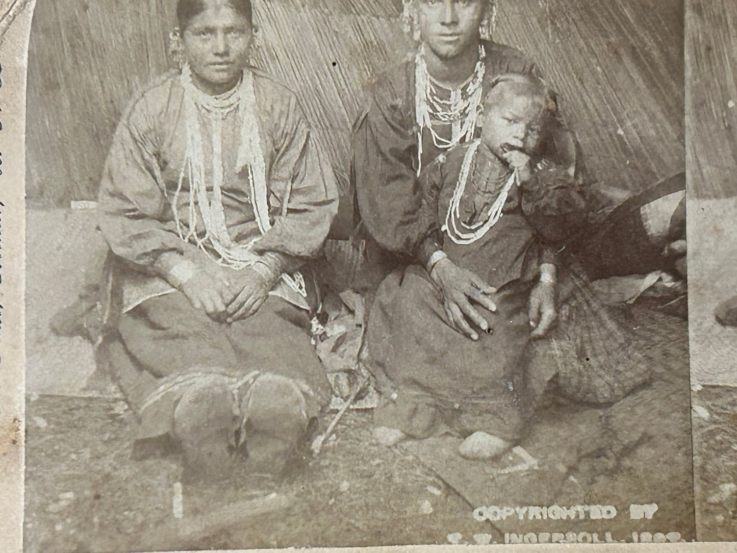 NATIVE AMERICAN BLACK FOOT SQUAWS STEREO VIEW CARD